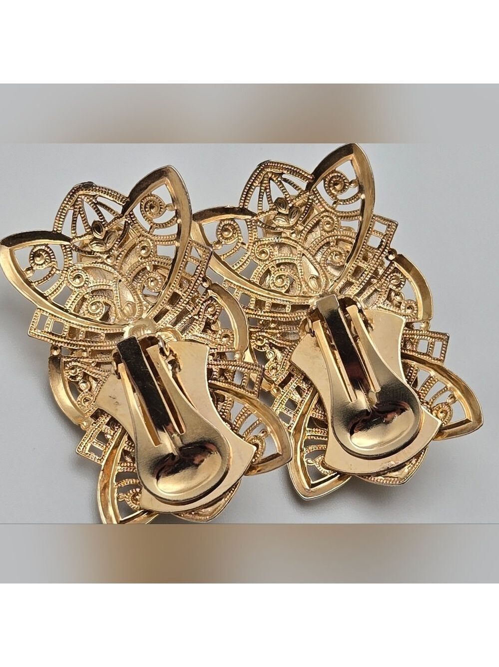Vintage Gold-Tone Clip-On Earrings Faux Oval Pearls & Crystals - Picture 6 of 7